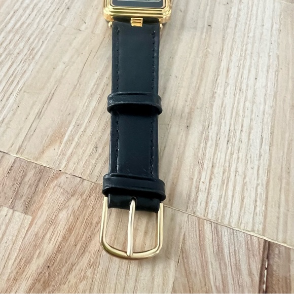 vintage style inox ladies gold tone black digital watch NEW BATTERY - Picture 3 of 11